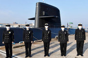 【海自】初の女性潜水艦乗組員誕生、潜訓隊を5人が修了