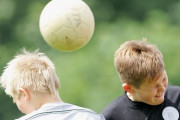 英サッカー協会、11歳以下の練習中のヘディングを禁止