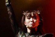 ニュース速報！彼女がBABYMETALのあれをやったぞ！　【海外の反応】
