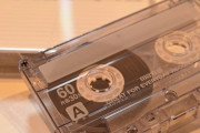 カセットテープとか言う謎に生き残ってる奇跡の規格ｗｗｗ