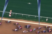 ケンタッキーダービーで世紀の番狂わせ、最低20番人気の「補欠馬」が勝利…海外の反応