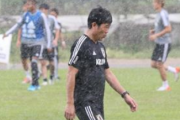 日本代表にミャンマーの洗礼！スコールに田んぼに野良犬･･･