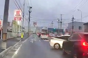 【動画】それはひどい。八戸市のプリウス当て逃げ事件のドラレコ。