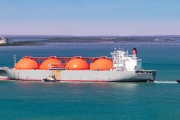 【LNG船】アジアへ向かっていた船が、大幅なプレミアムを払う用意のある欧州の消費者に供給するために航海の途中で進路を変えている