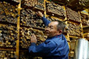 国産ビリヤードキューの製造工程に注目、職人技を追うYouTube動画に海外反応