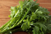 春菊とかいうクセの強い上級者向け食材ｗｗｗｗｗｗ