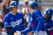 ドジャース大谷の新パフォーマンスに全米騒然！←「脳震盪は勘弁してくれ！」（海外の反応）