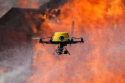 足利市の山林火災現場に無関係のドローンが飛行しヘリでの消火活動が一時中断…市長「絶対にやめて」！