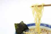 【画像】煮干しラーメン作ってるけど1食1500カロリーでワロタ