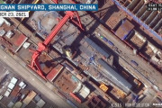 中国が建造を進めている2隻目の国産空母が来年2月にも進水…カタパルト方式を導入！