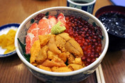 【画像】山盛り海鮮丼を「こぼさず」に食べる技