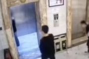 【中国】エレベーター前に喧嘩勃発。2人揃ってシャフトに落ちる映像に海外が衝撃　　海外の反応