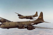アメリカ軍のB-29とP-51が排気タービン加給で10000mを600kmで侵入してくるのに日本軍機の情けなさ！