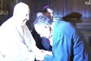 【動画】ローマ教皇、訪れた信徒を拒絶ｗｗｗｗｗ