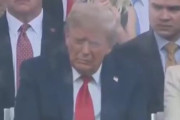 【動画】トランプ大統領、パレードが上手くいかず泣く