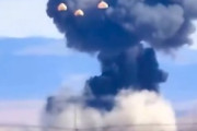 【動画】航空ショーで2機のEA-18Gグラウラーが絡み合って墜落。