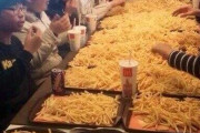 【画像】チー牛の群れ、マクナルでイキってしまうｗｗｗｗｗｗｗｗ