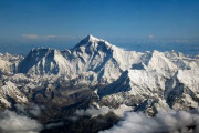 韓国人「衝撃的なエベレスト山頂の光景」