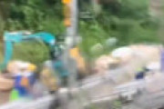【動画】 横須賀線で土砂崩れ　線路に土砂が流入 「ガードレール変形してるし結構やばい」 戸塚駅ー横浜間上り運転見合わせ