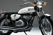 ワイ、KAWASAKI MachⅢ を買うも乗りにくくて苦戦する
