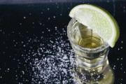 テキーラの絶対おすすめしない飲み方がこれ「腎臓を壊す人が続出した」