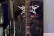 MEGMETALさん「待ちに待ったBABYMETALとのコラボモデルの9弦ギター」