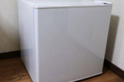 部屋にちっちゃい冷蔵庫あるやつ