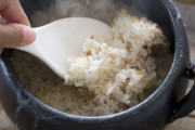 まるで土鍋で炊いたようなお米が味わえる炊飯器「50000円です」土鍋「1000円です」