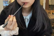 (ヽ´ん`)「なんで箸一本でうな重食ったんだこの女」