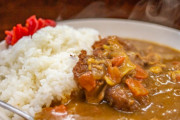 【画像】超大盛りカツカレー、一線を越える