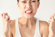 【2/3】嫁の束縛が病的で粘着質。やめてと言うと逆上してヒス発症。離婚したいが「離婚するなら腹の子をおろす！」とまたヒス