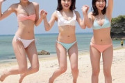 【悲報】国民的アイドルさん、水着から具がはみ出る