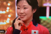 中井亜美ちゃんの幸せ溢れる笑顔に釘付け！みんなでキュートなポーズ、NiziU楽曲でのダンス姿にも期待が膨らむ！