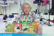 海外「最高のレビューだね」英タレント、日本のお菓子に正直なリアクション！？