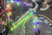【悲報】イキった自転車乗り「ロードバイクに電飾付けて走るわｗｗｗｗｗｗｗｗｗｗ」
