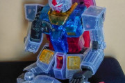 【ガンプラ】こんなポーズも取れて面白いなクリアカラーのMGおっちゃん、他