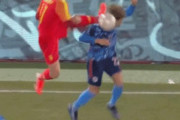 【サッカー】カンフーキックを食らった橋岡選手が神対応すぎると中国ネット感嘆「この日本人選手は尊敬に値する」