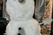 【芸能】人気モデル怒り、子供が作った雪だるま破壊された…犯人の足跡も撮影「気持ち悪くて怖い」