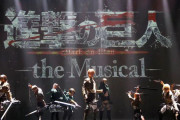 海外「実写映画より良い！」”進撃の巨人”ミュージカルの海外反応