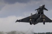 英空軍、自国戦闘機で約70年ぶりに敵の航空機を撃墜