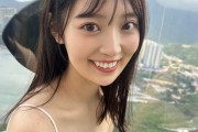 まだまだ隠し球が！"ゴンドラでもゼロ距離♡" 阪口珠美『1st写真集』美谷間あらわなオフショット【乃木坂46】