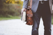 【画像】男が持つべきバッグ、ついに決まってしまうｗｗｗｗｗ