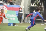 【動画】Jリーガーさん、トラップした衝撃で足をどうかしてしまう…