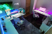 【画像】彼女と同棲してるゲーミング部屋を評価してほしい