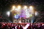 【驚愕】Vtuberオタク、ライブで着席鑑賞。立っている人に「あの、座ってもらっていいですか？」とキレ始めるwwwww