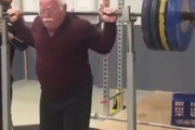 ベンチ115kg、スクワット140kgくらいが理想だよな
