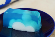 海外「ブルーハワイと淡雪羹で作るゼリー」夏の積乱雲ゼリーの作り方