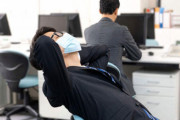 いまだにマスクをつけてる僕、職場で浮き始めるｗｗｗｗｗ