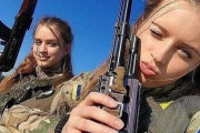 【悲画像】ウクライナの美人女さん、インスタ映えの為に戦場に行った結果大怪我を負う