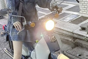 歌手・あの　バイクで転倒し顔面骨折